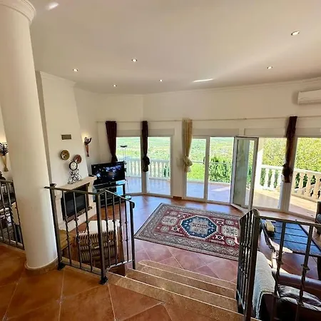 Villa Casa Luna - Three Bedroom With Stunning View *
