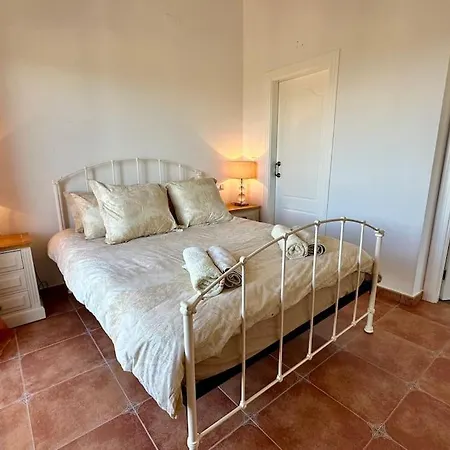 Casa Luna - Three Bedroom With Stunning View *