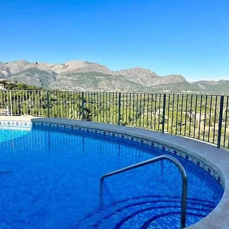 Casa Luna - Three Bedroom With Stunning View *