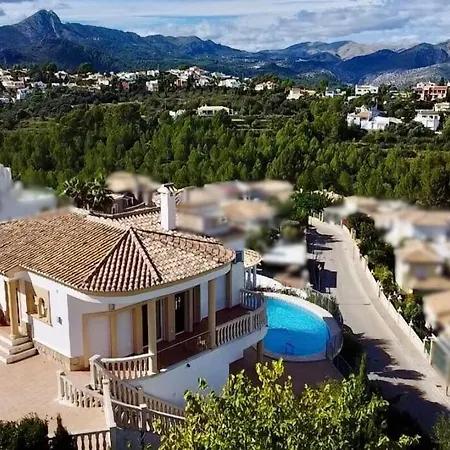 Villa Casa Luna - Three Bedroom With Stunning View *